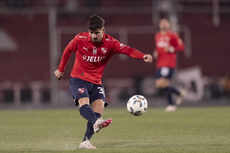 Santiago Salle extendi� su v�nculo con Independiente